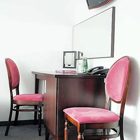 Palac Basen&spa 호텔 3*